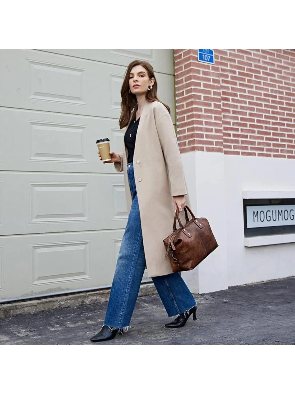 Stylish Leather Satchel Handbag for Women | Versatile Shoulder Bag & Hobo Tote